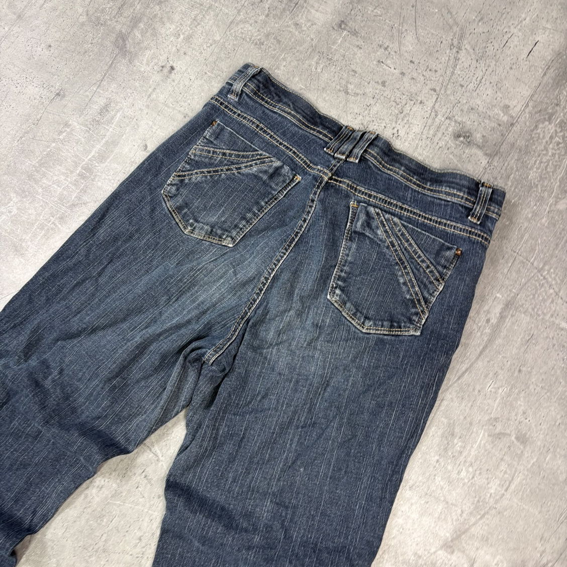 Vintage Y2K Bootcut Jeans (M)
