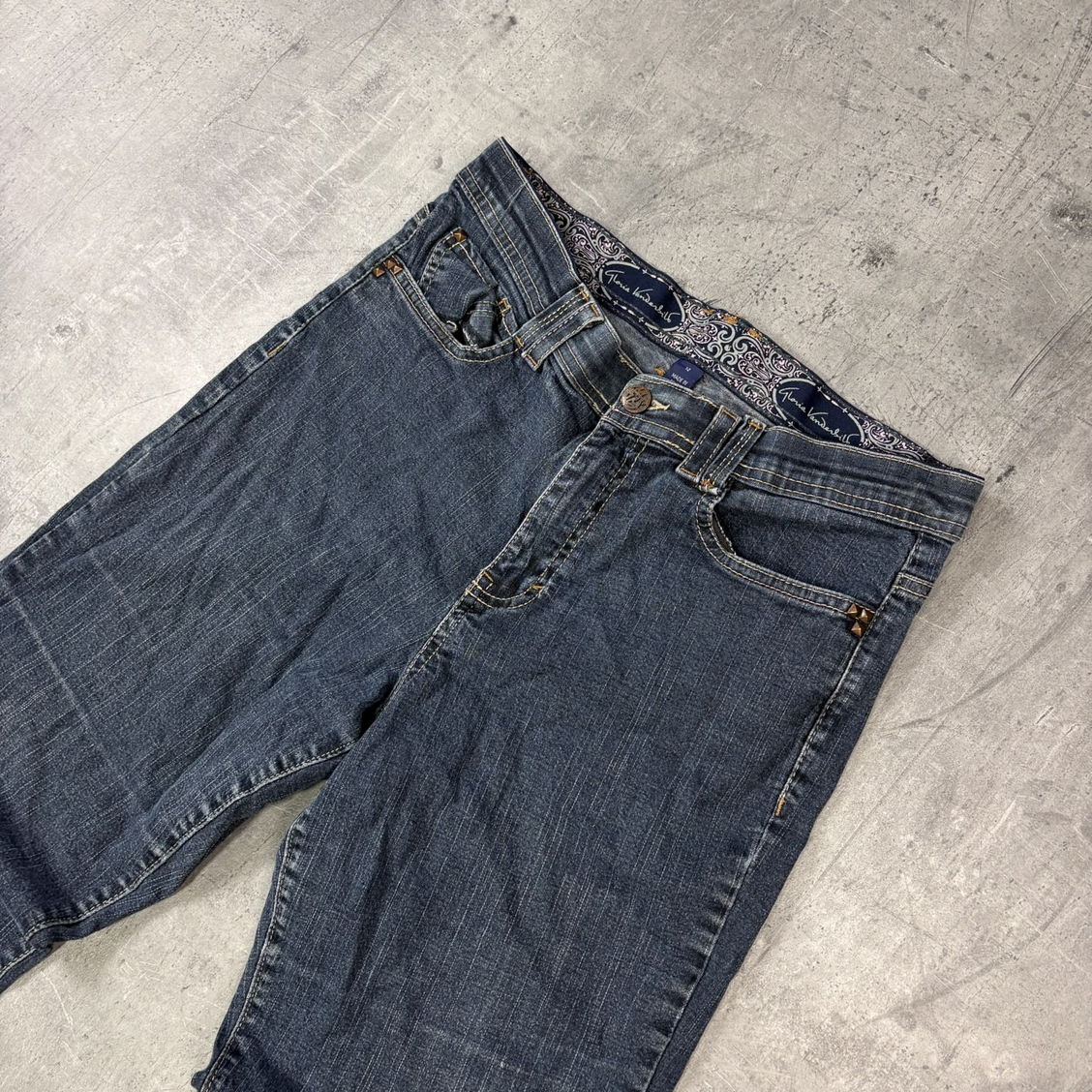 Vintage Y2K Bootcut Jeans (M)