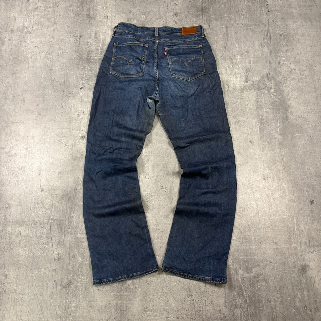 Vintage Levis 725 Bootcut Jeans (M)