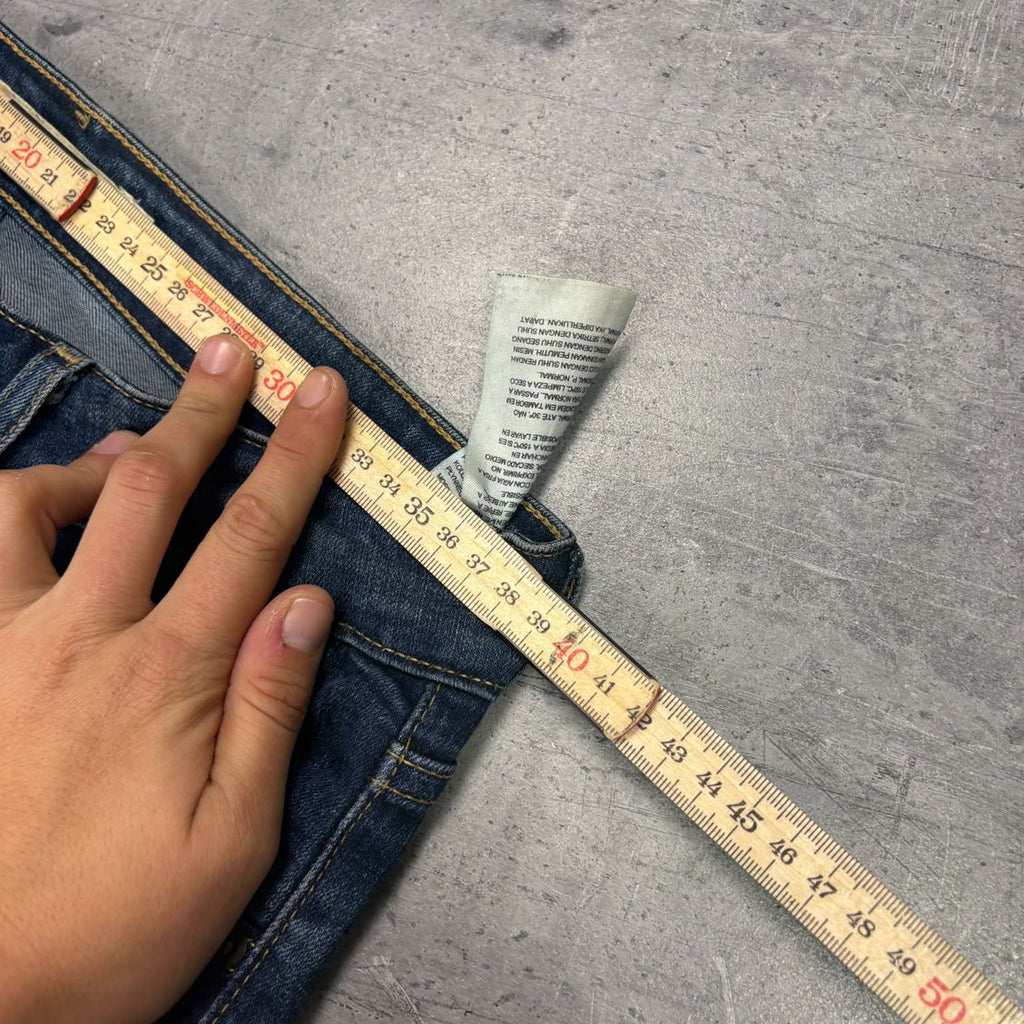 Vintage Levis 725 Bootcut Jeans (M)