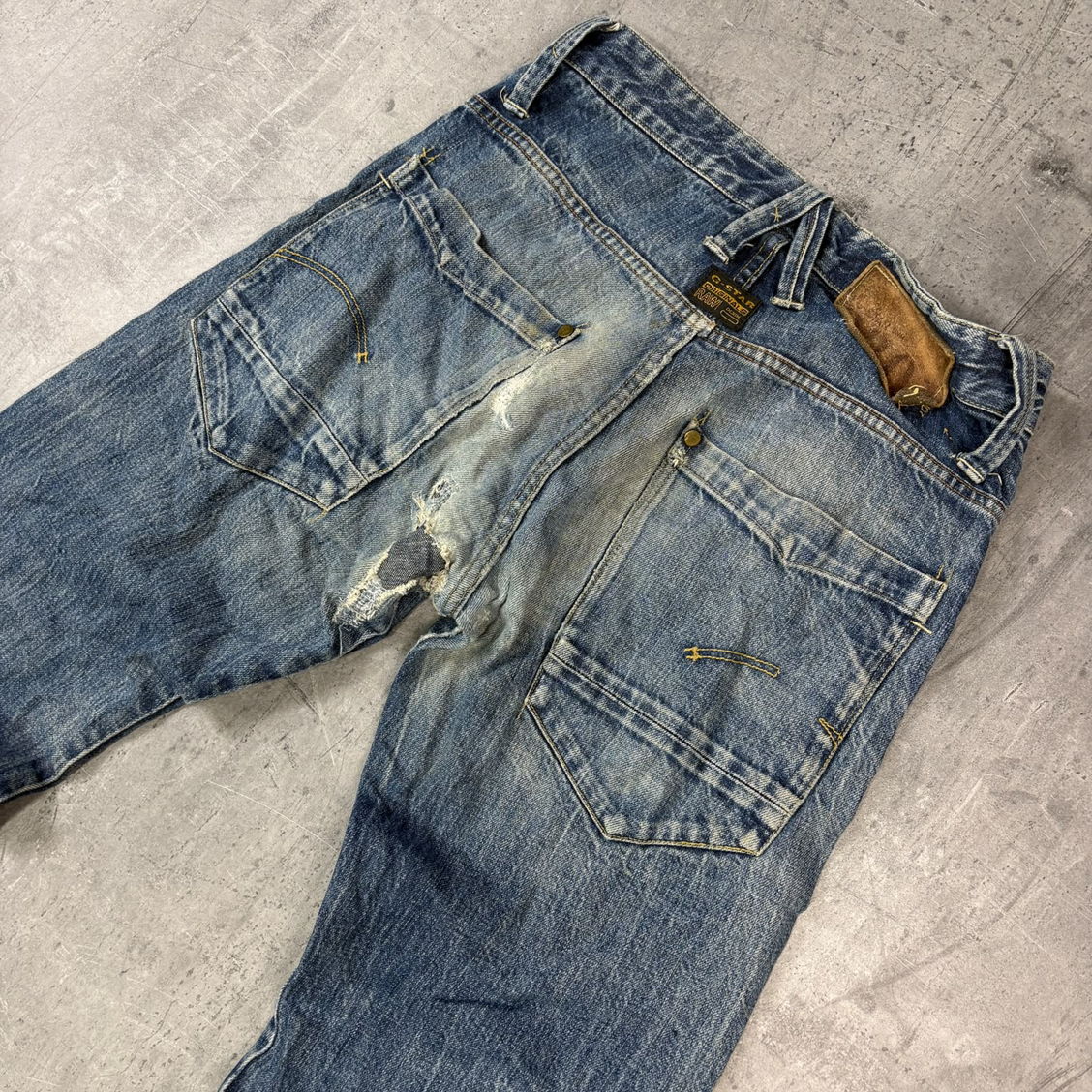 Vintage G-Star 2000s Straight Baggy Jeans (S)